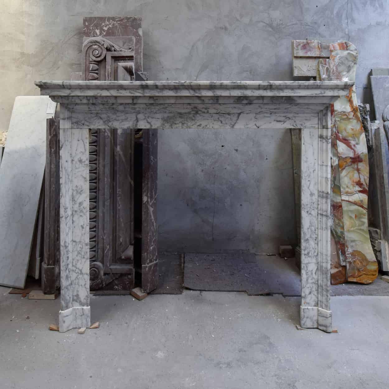 Antieke-marmeren-voorzetschouw
