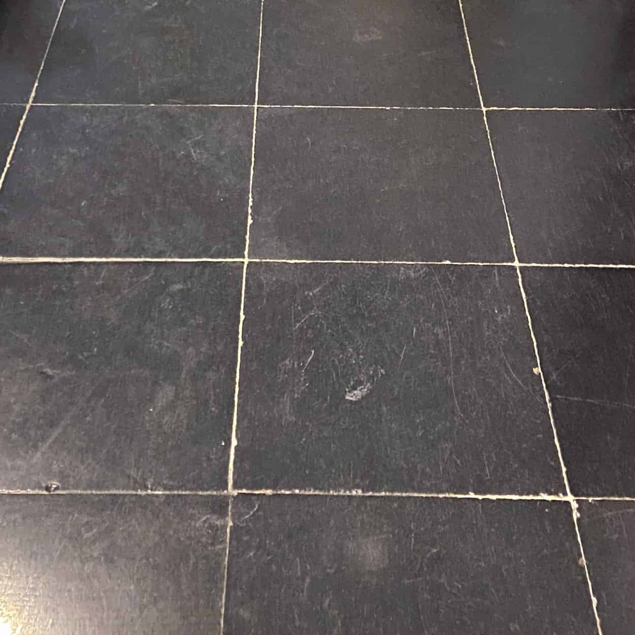 Antieke-naamse-steen-kerkdallen