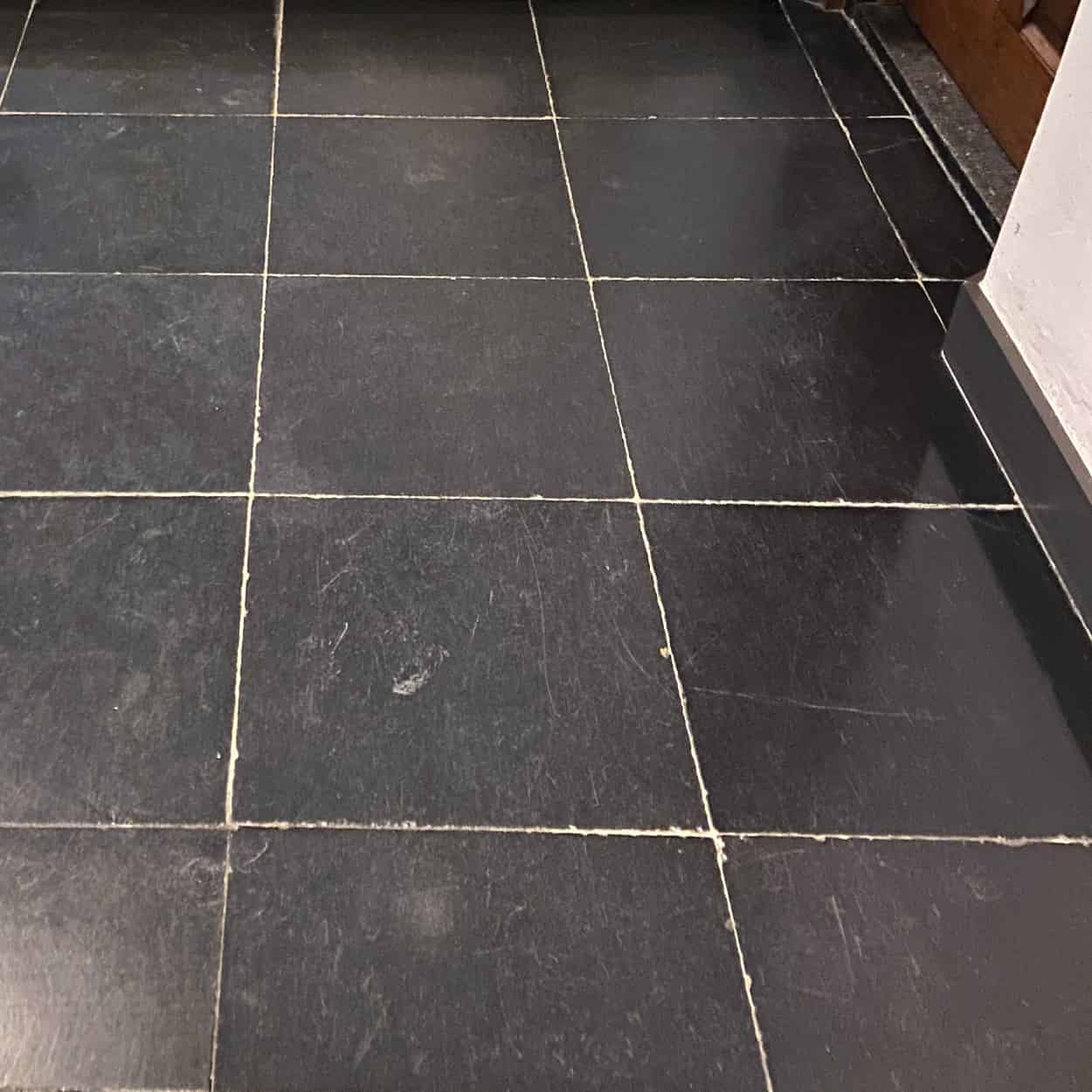 Antieke-naamse-steen-kerkdallen