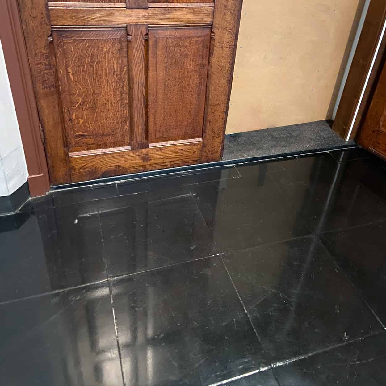 Antieke-naamse-steen-kerkdallen