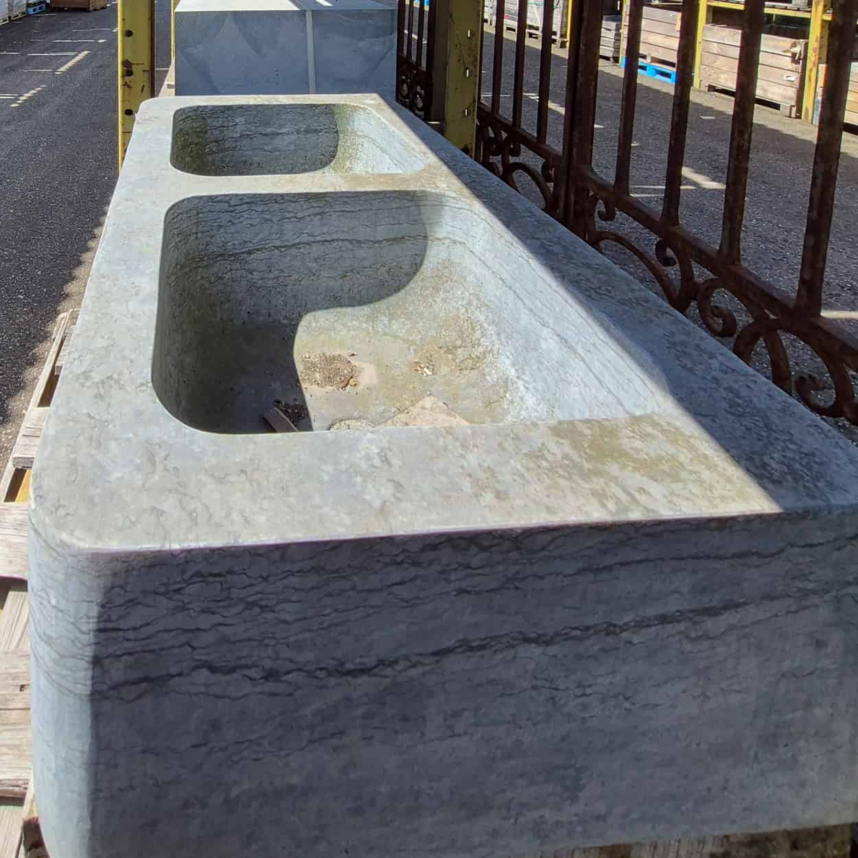 Hardstenen-gootstenen-met-dubbele-bak