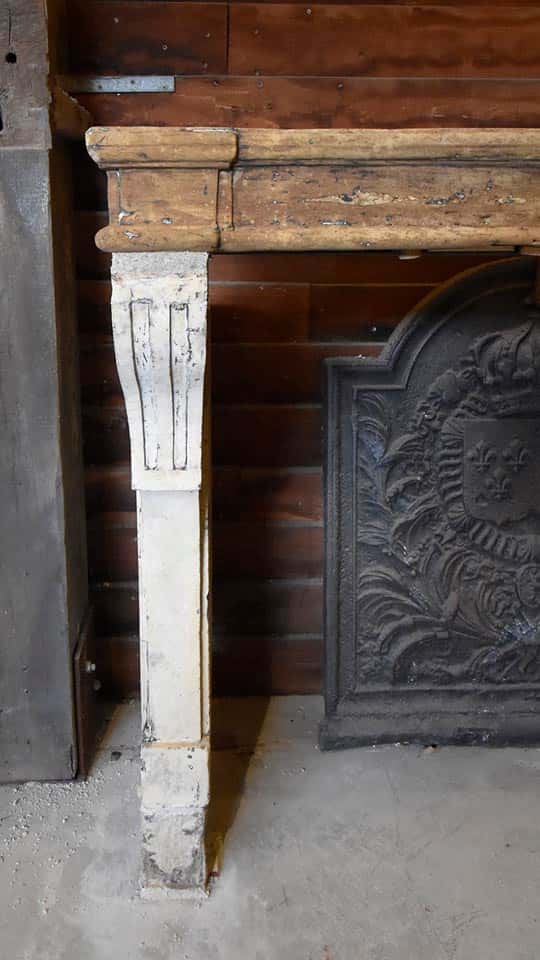 Antieke-Zandstenen-Voorzetschouw