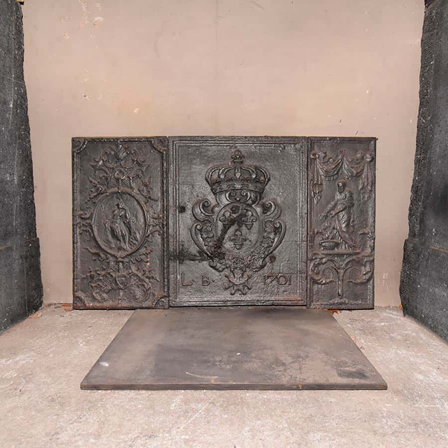 Antieke-haardplaat-drieluik