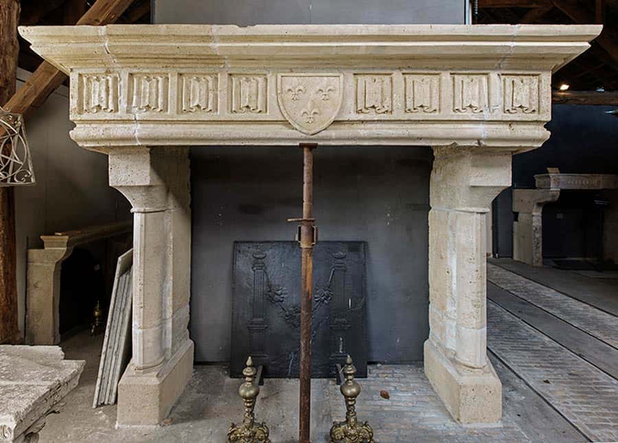 Franse-zandstenen-kasteelschouw