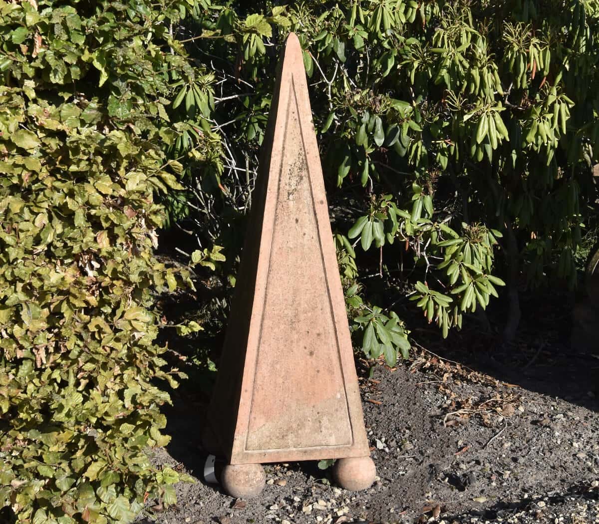 Terracotta-obelisk