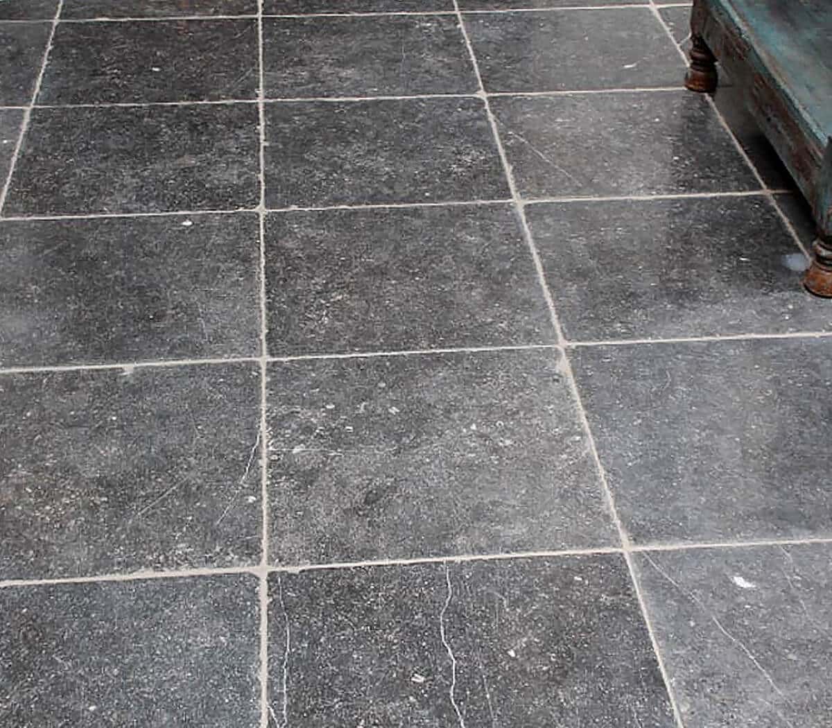 belgisch-hardsteen-namur-grof-verouderd