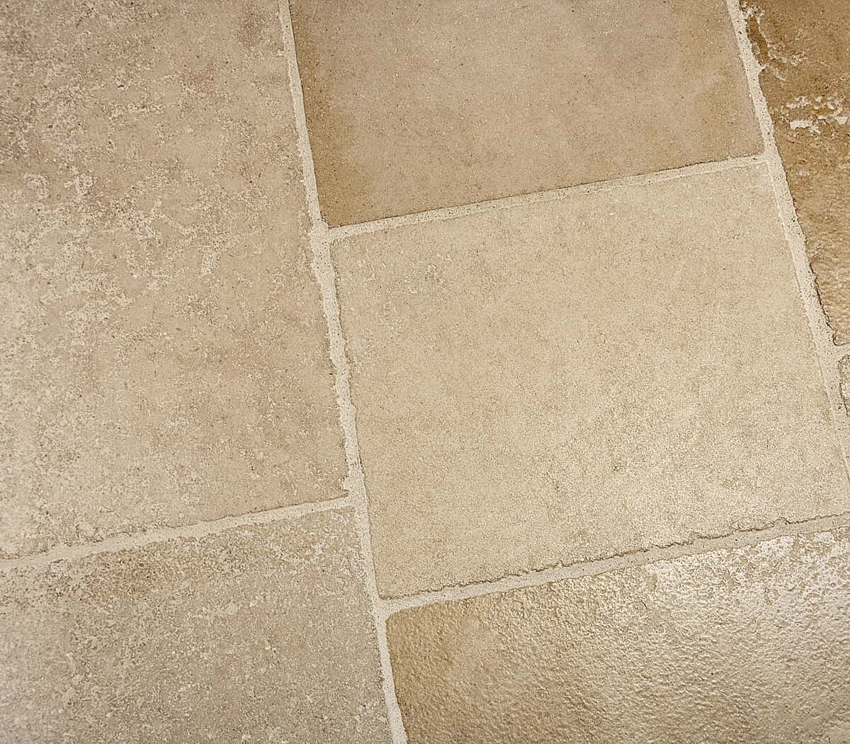 bourgondische-dallen-creme-verouderd