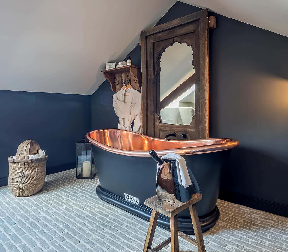 badkamer-met-raw-stones-waaltjes