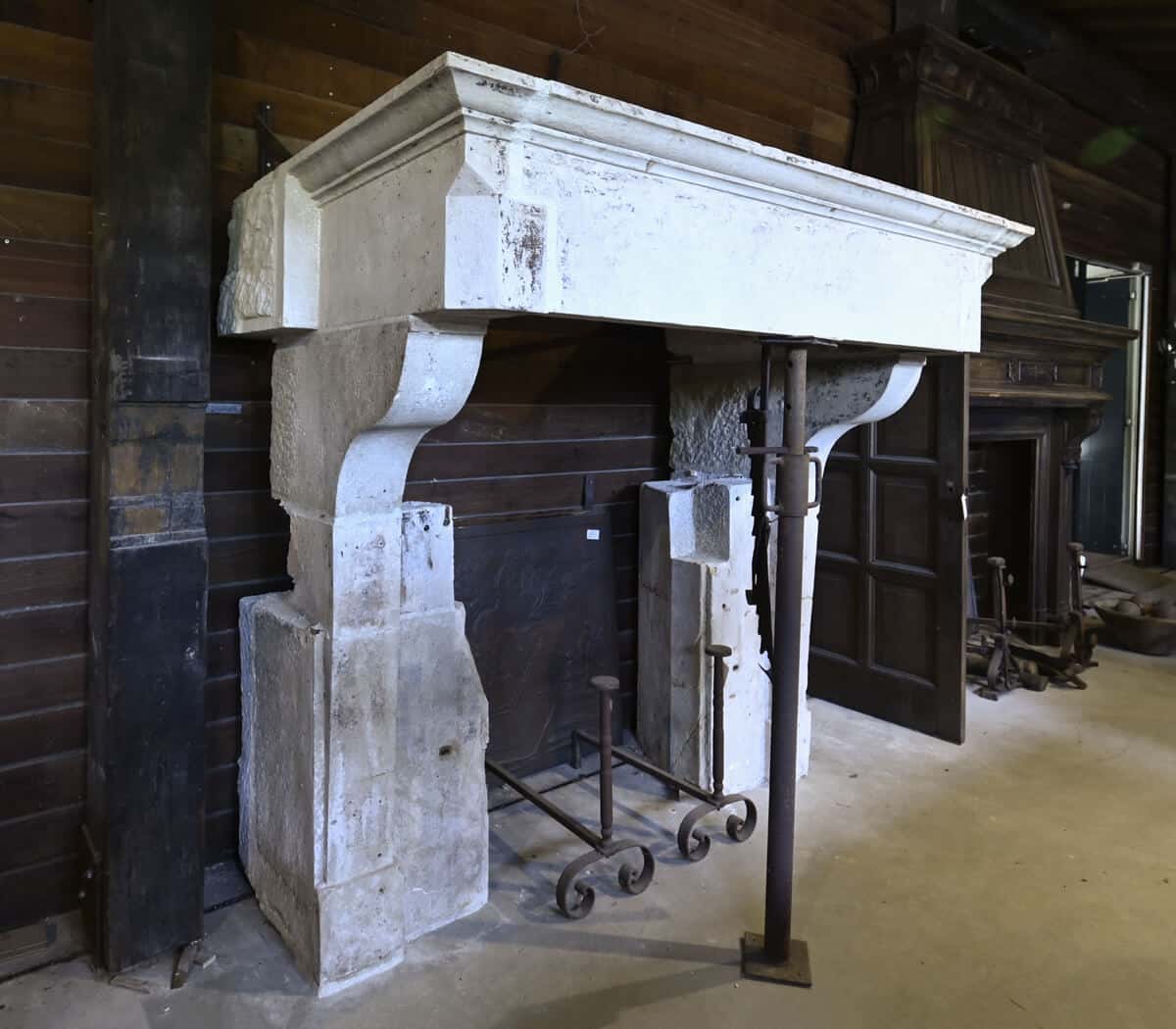 antieke-zandstenen-kasteelschouw