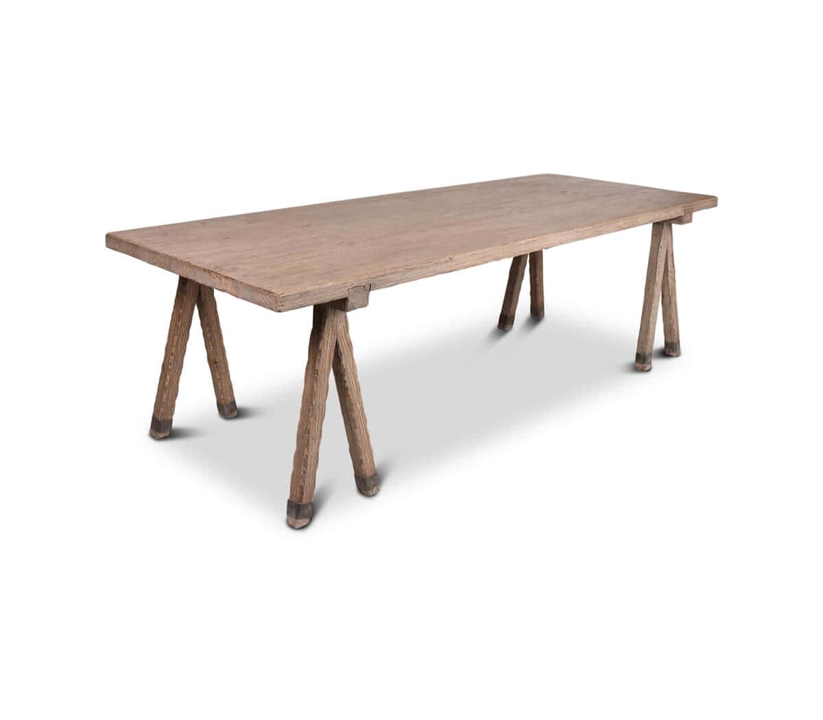 Grote houten eettafel