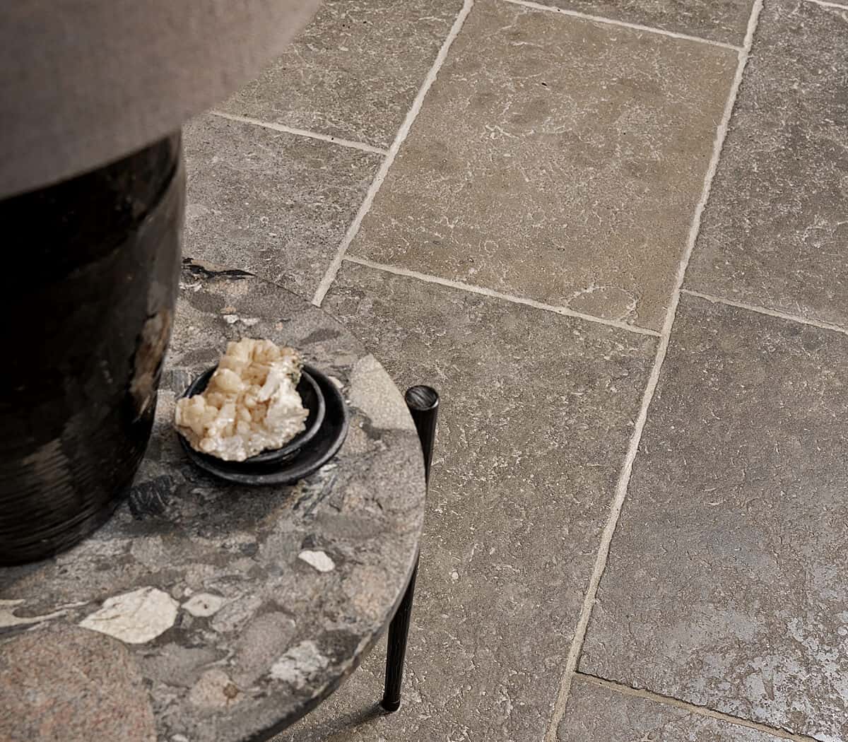 calcaire-gris-cd1-kalkzandstenen-dallen