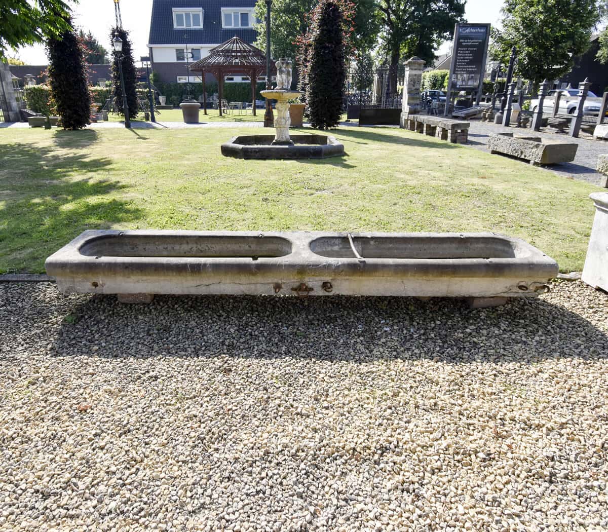 antieke-belgisch-hardstenen-trog