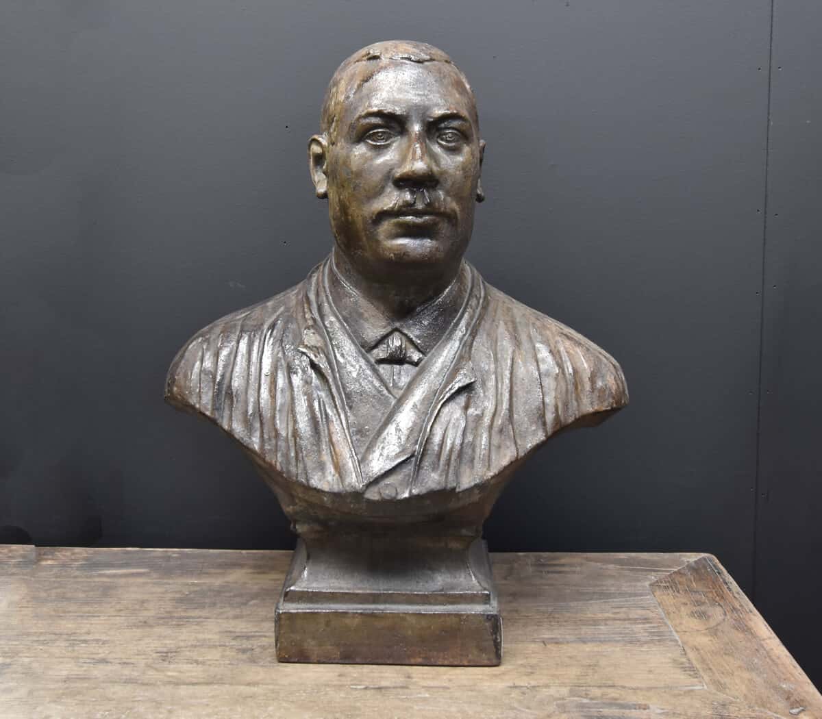 ijzeren-buste