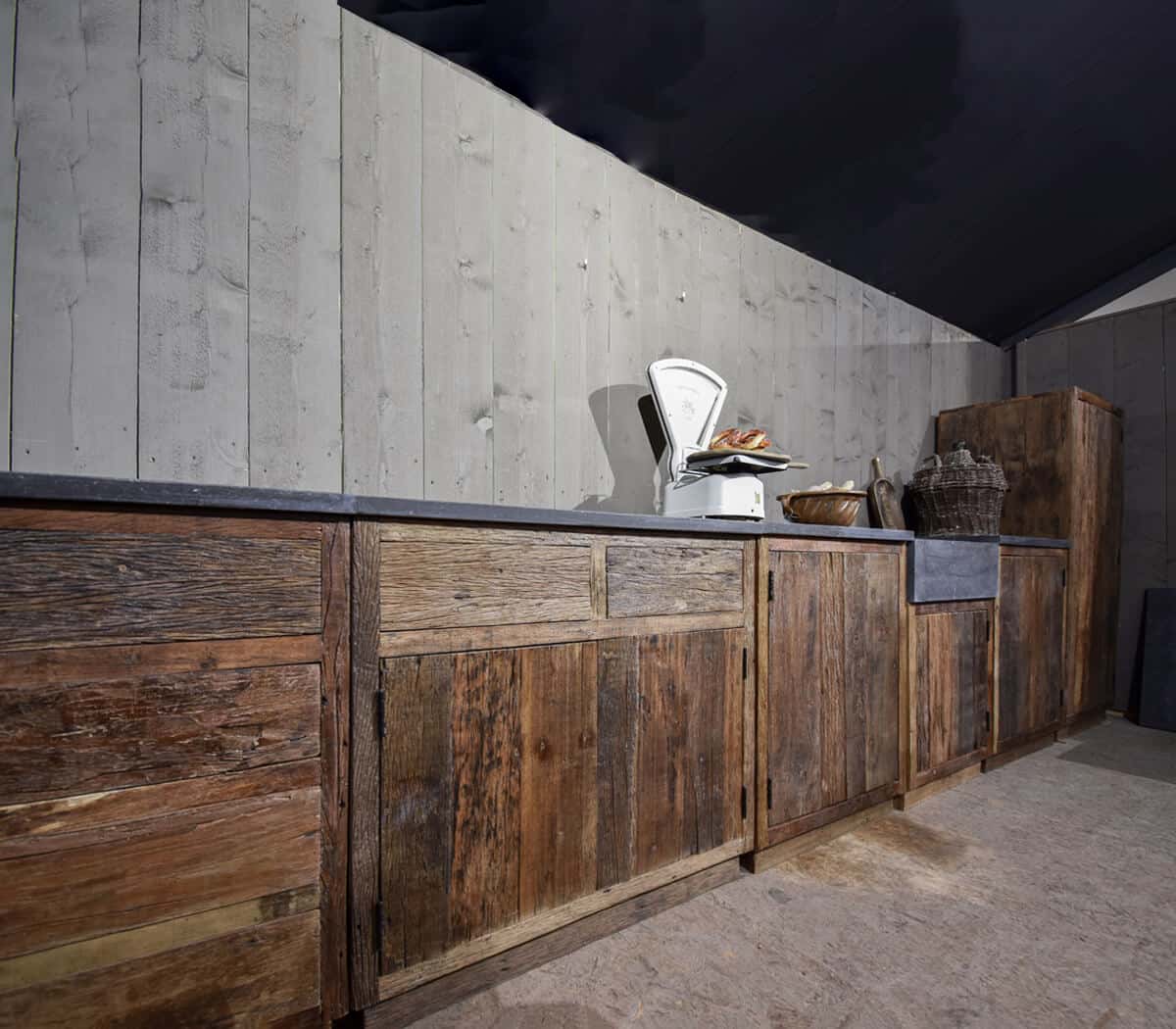 Keuken met hardstenen blad