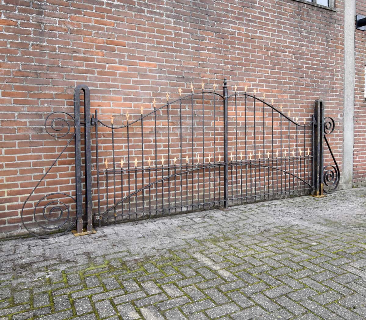 Dubbele-poort-met-poortpalen