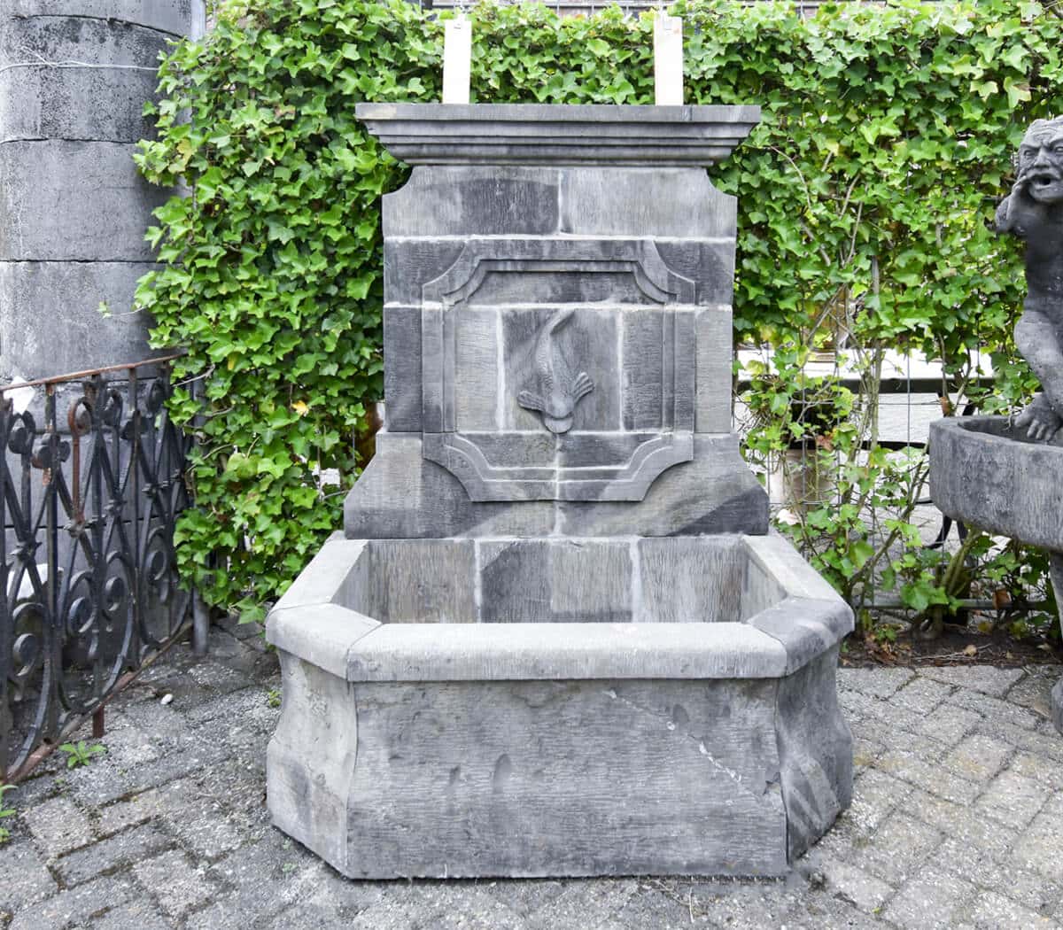 Natuurstenen-wandfontein