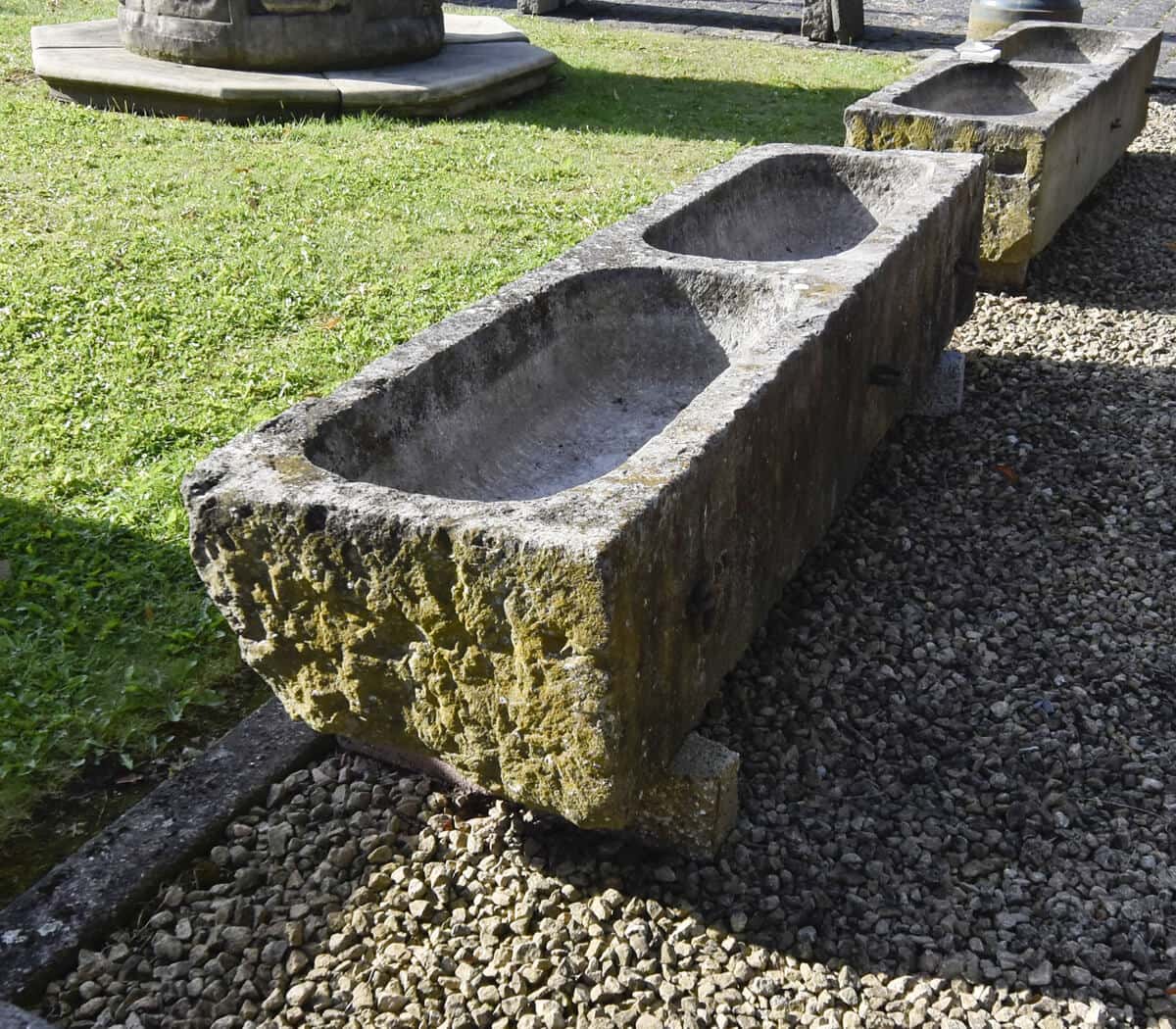 Hardstenen-trog