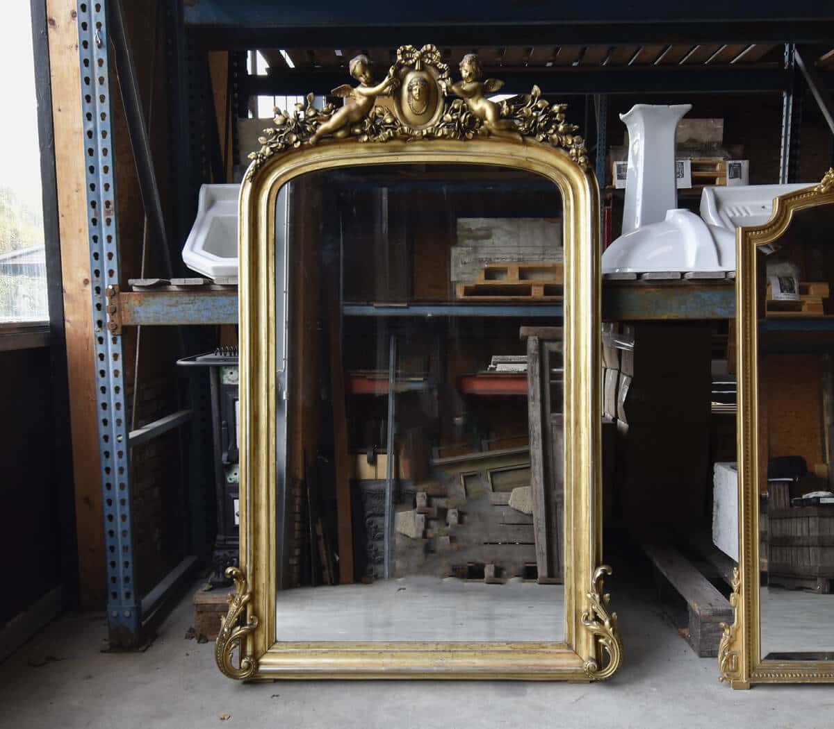 Antieke-spiegel-met-engeltjes