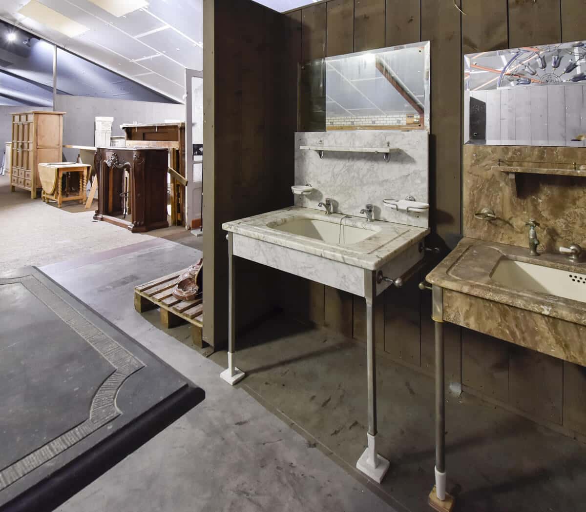 Wit-marmeren-wastafel