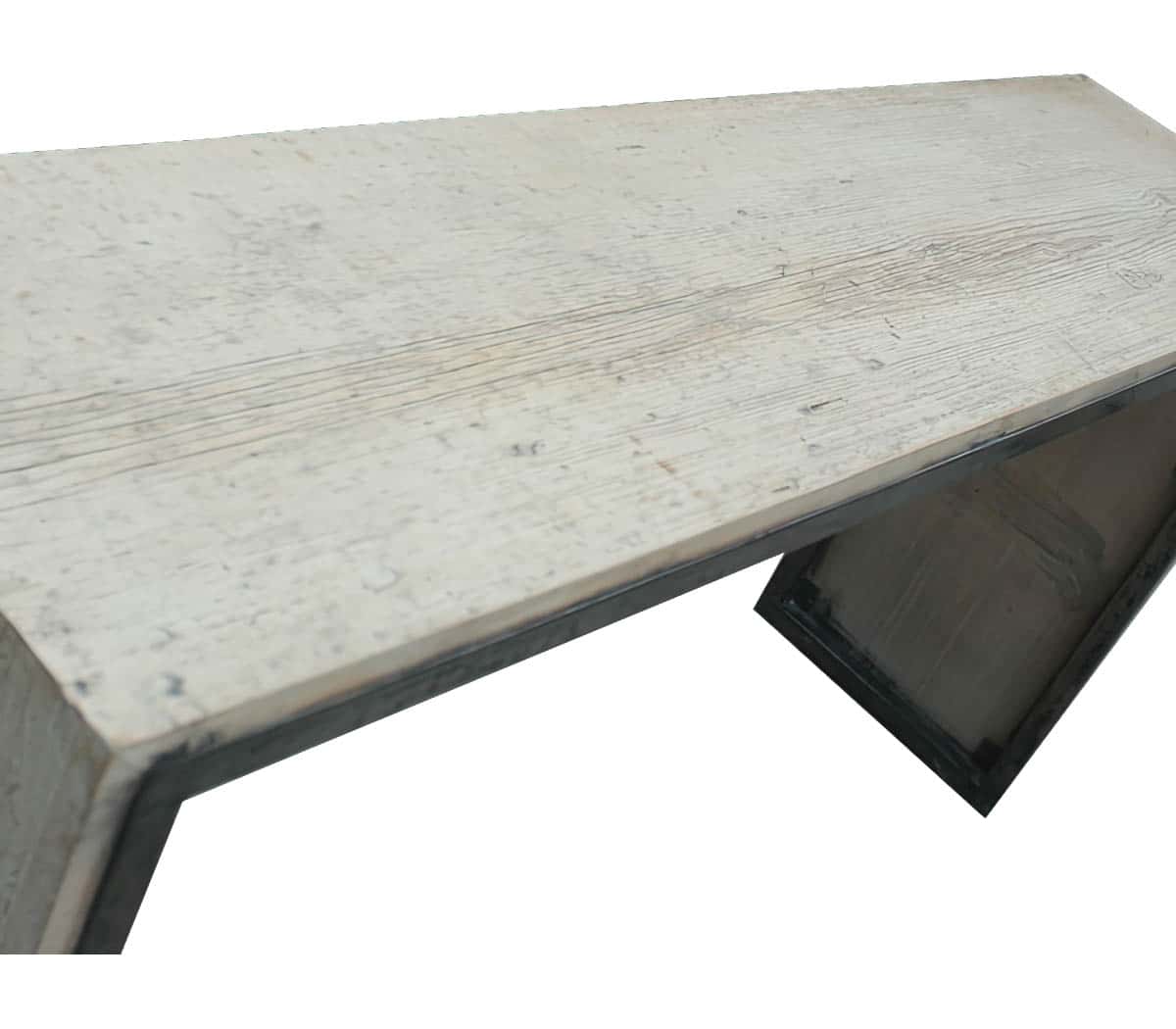 Wandtafel-met-ijzeren-onderstel
