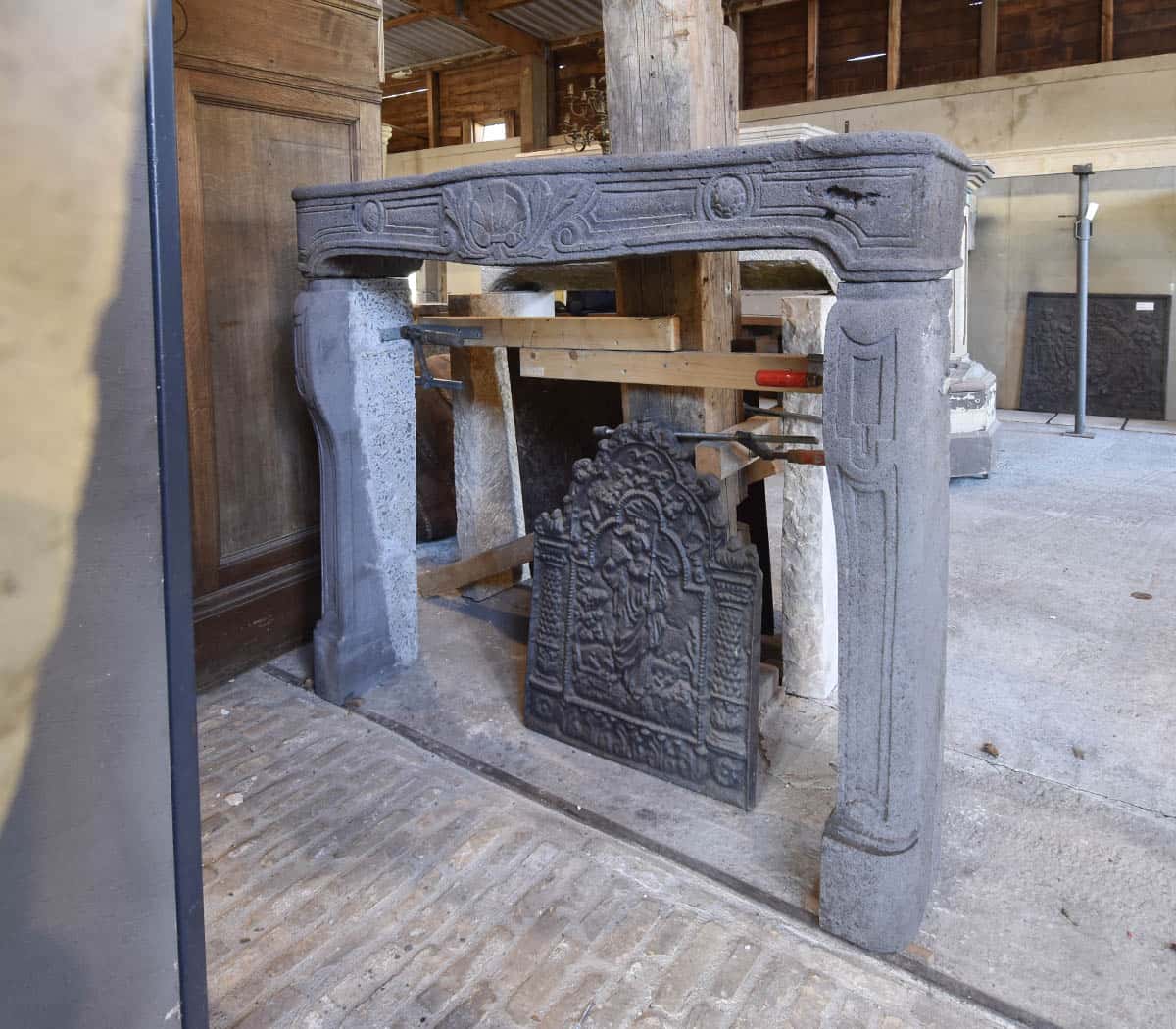 Lavastenen-voorzetschouw