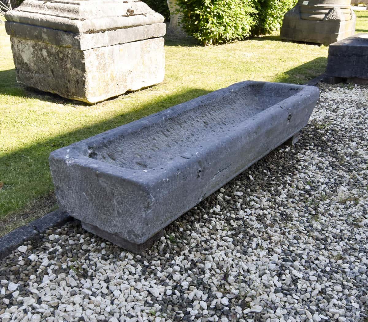 Hardstenen-trog