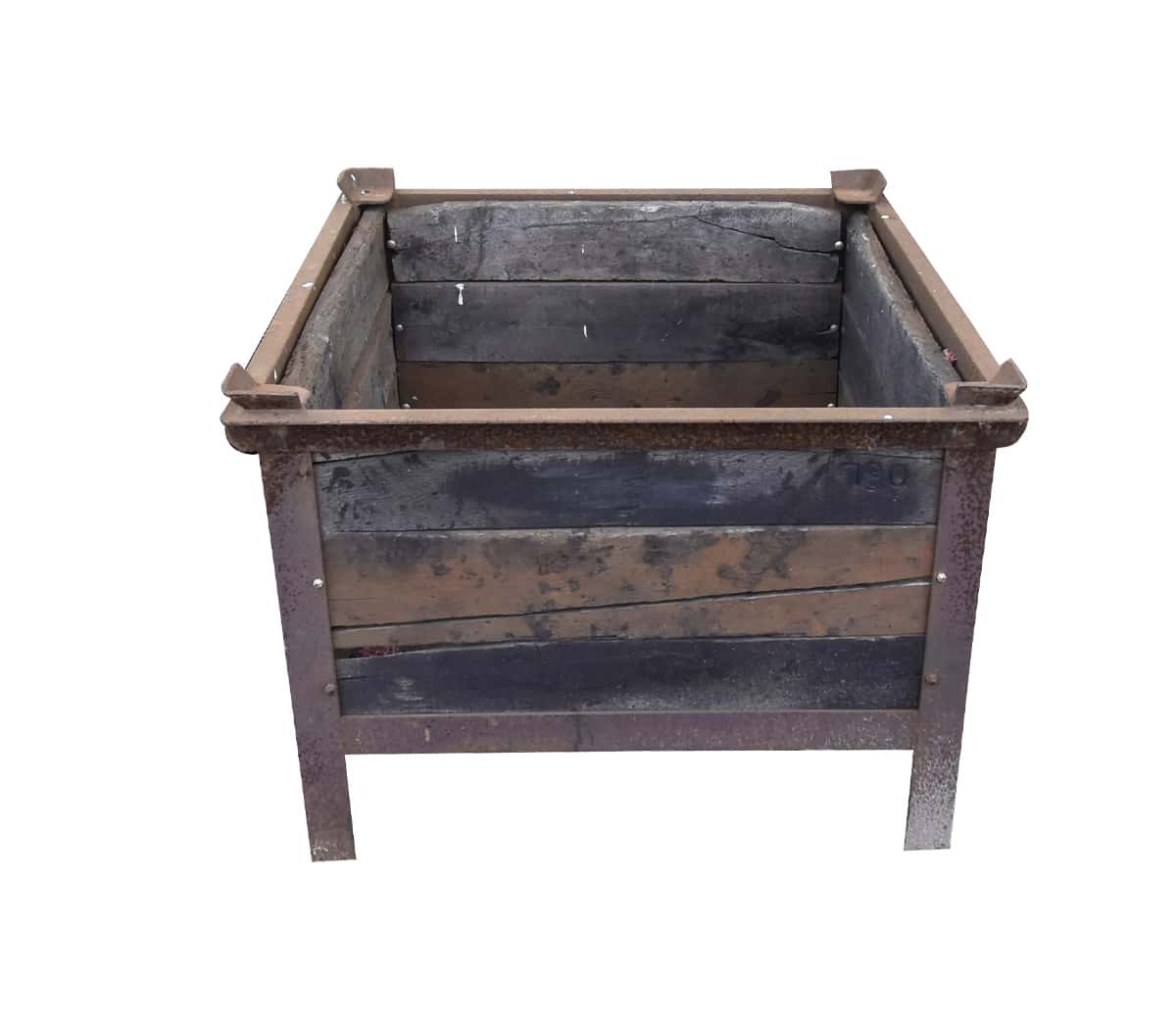 IJzer-met-houten-plantenbak