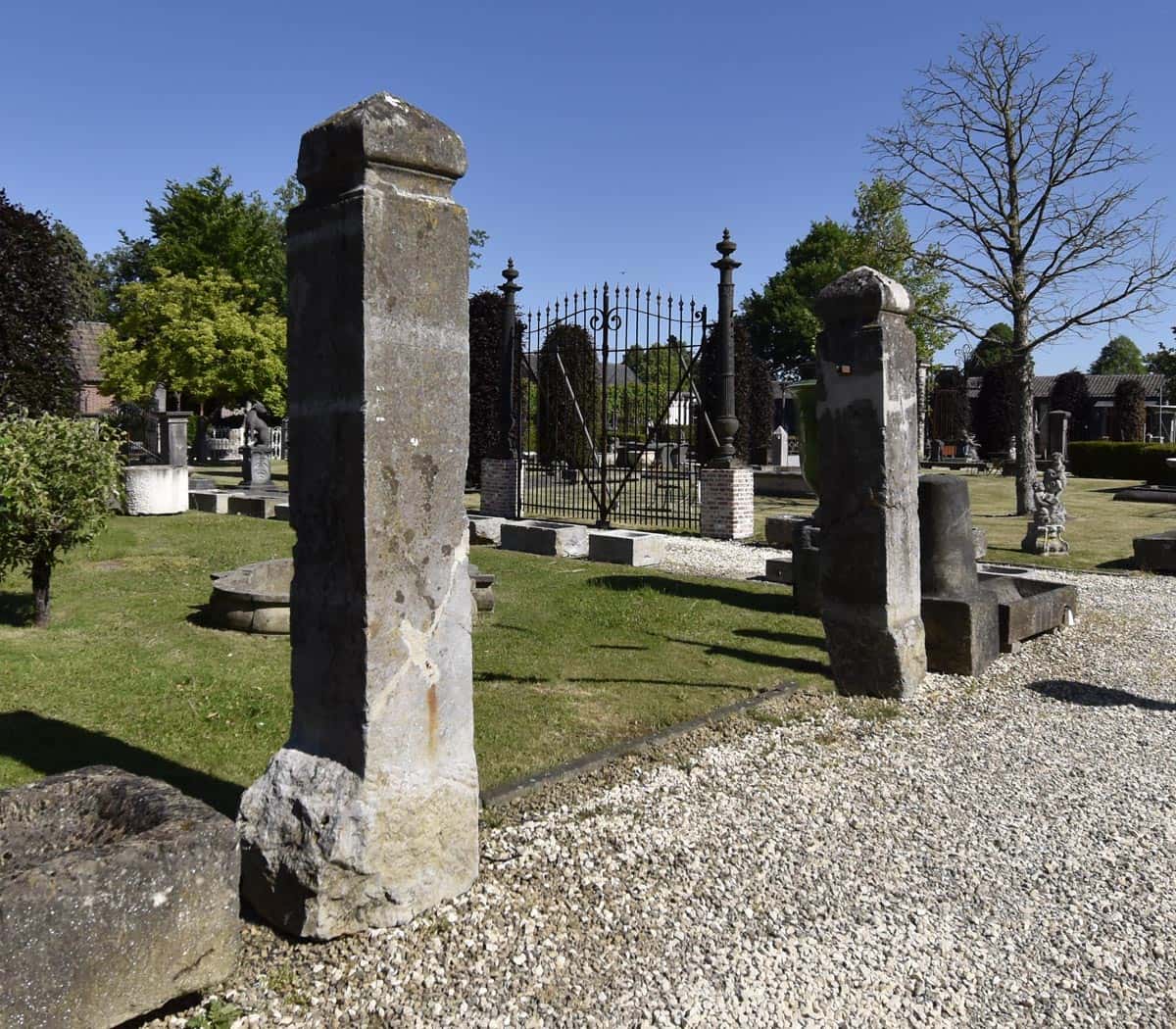 Set-natuurstenen-poortpalen