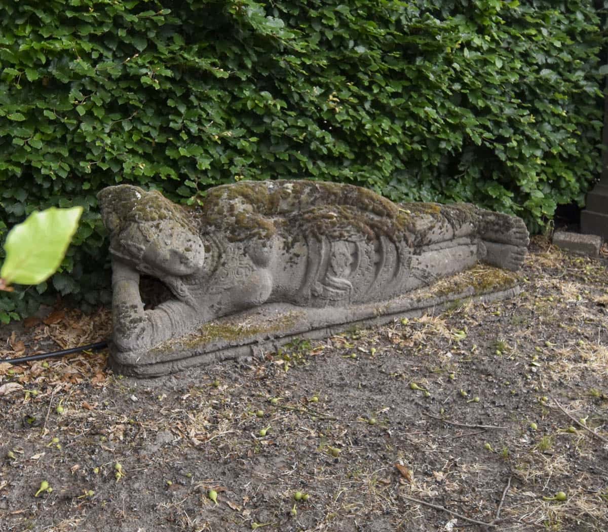 Liggende-indiase-dame