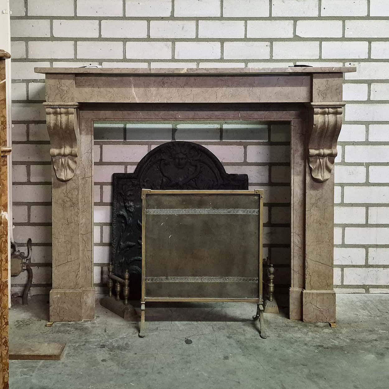 Camel-marmeren-ombouwschouw