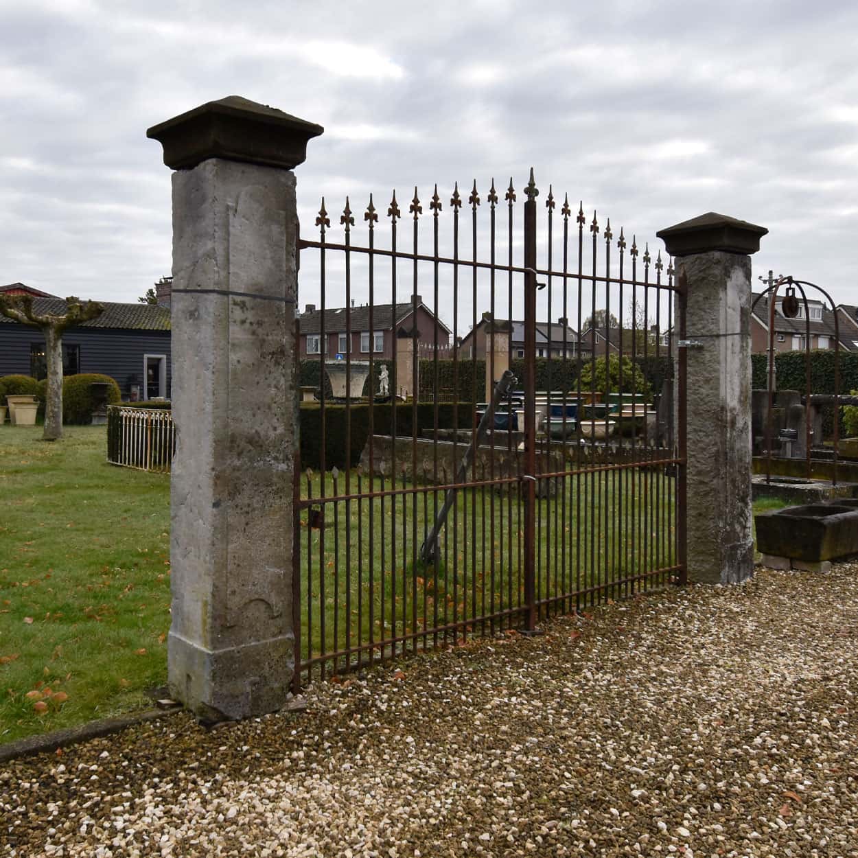 Zandstenen-poortpalen