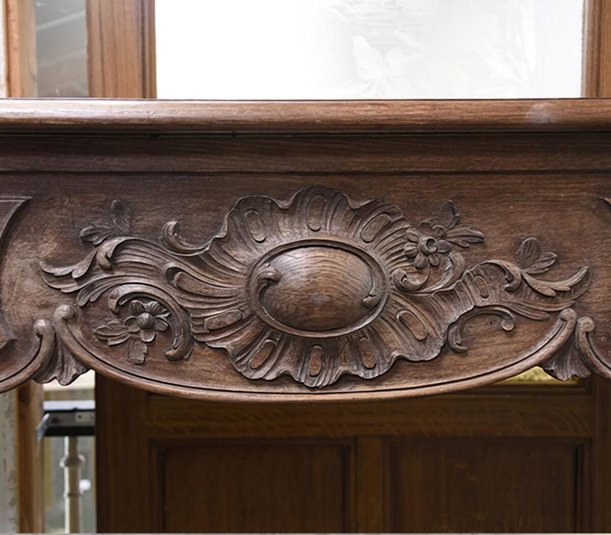 Antieke-eiken-Louis-XV-voorzetschouw