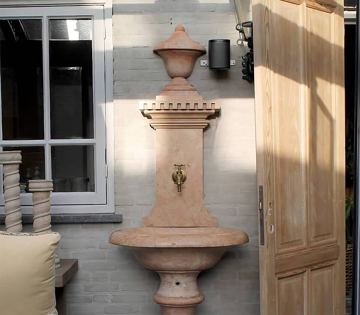 Antieke-marmeren-muurfontein