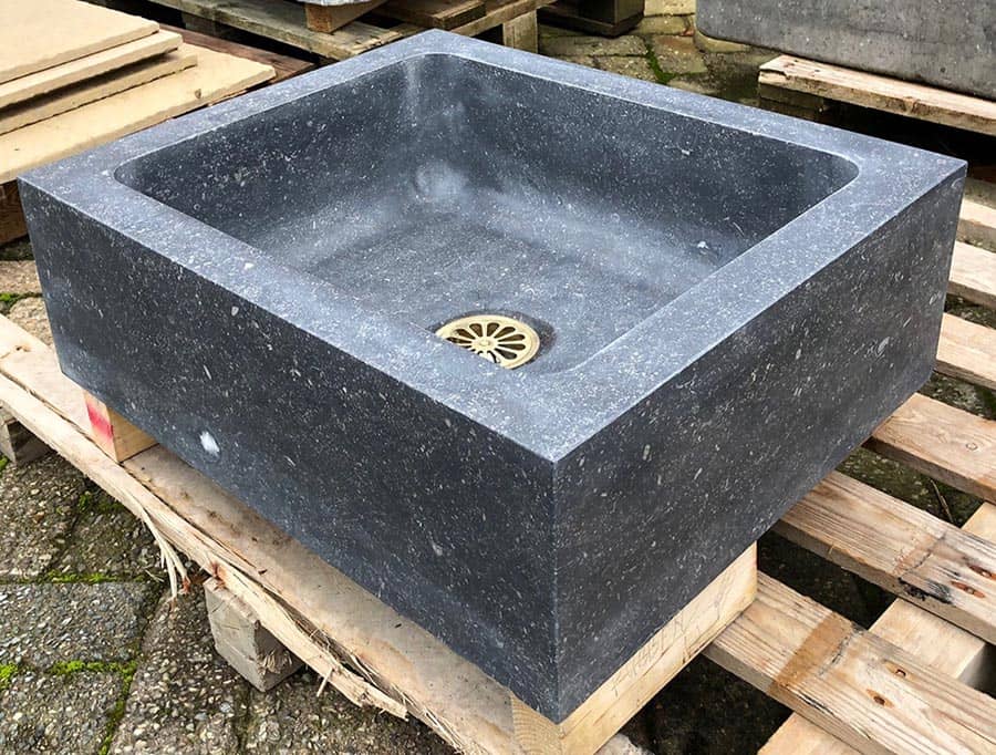 Belgisch-hardstenen-wasbak