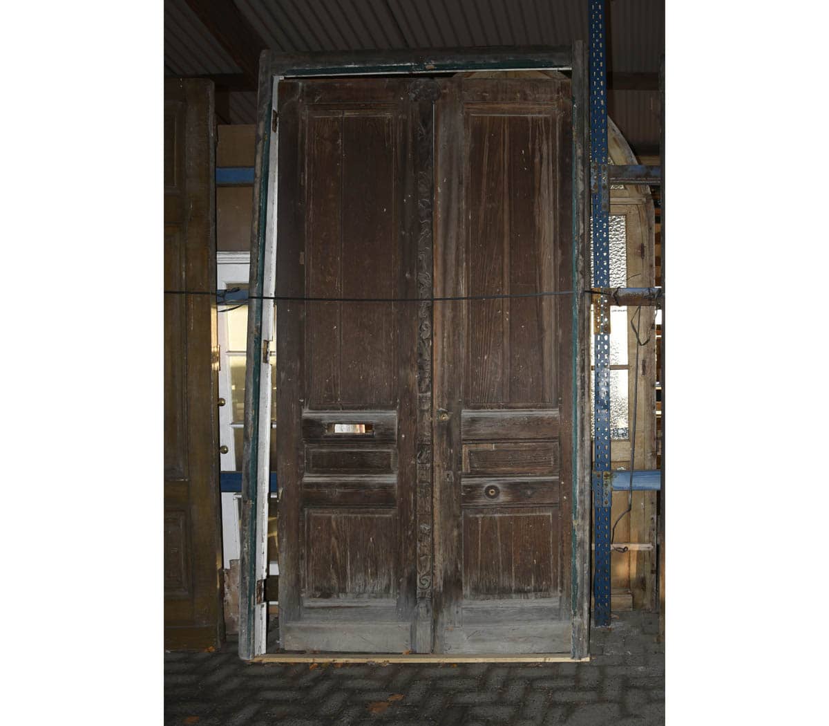 Dubbele-grenen-deur-met-kozijn
