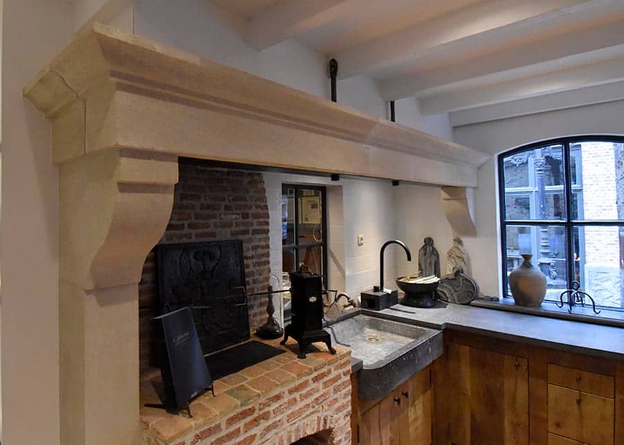 franse-zandstenen-keukenschouw