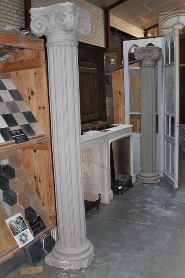 Oude-zuilen-met-kapitelen