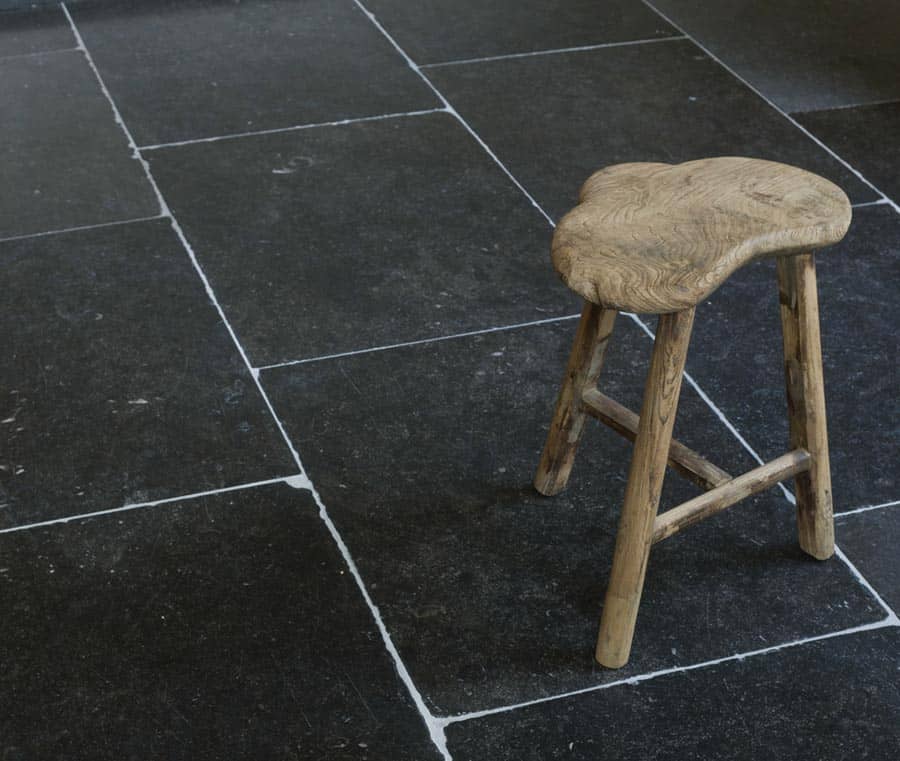 Verouderd-Belgisch-hardsteen-Arduin