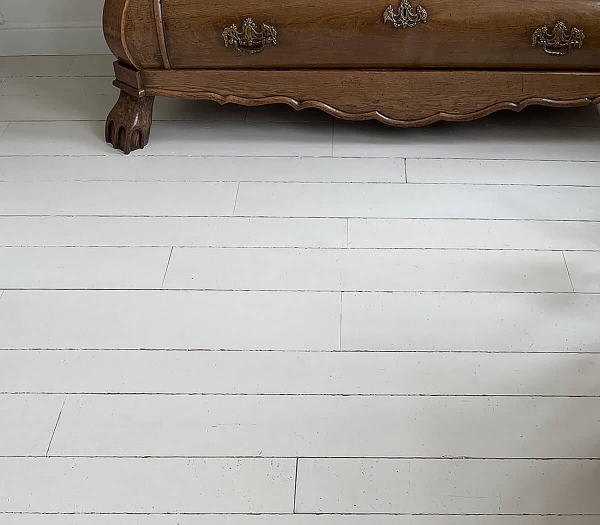 19e-eeuws-verouderd-eiken-wit-geschilderd