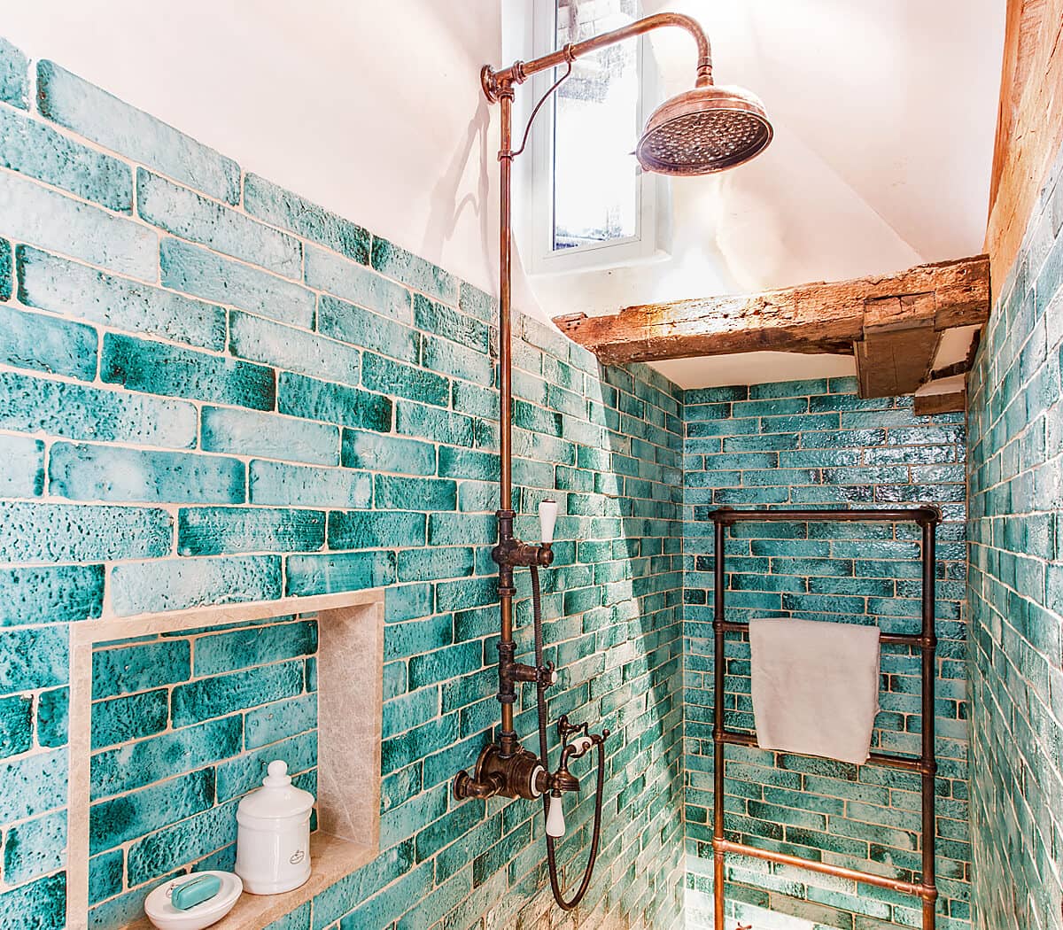 verouderde-douchekraan-kenny-mason