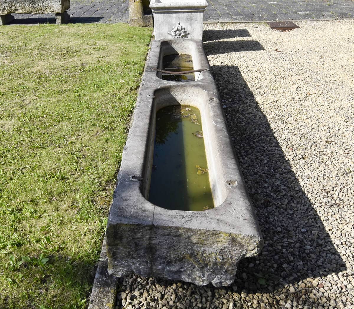 antieke-belgisch-hardstenen-trog