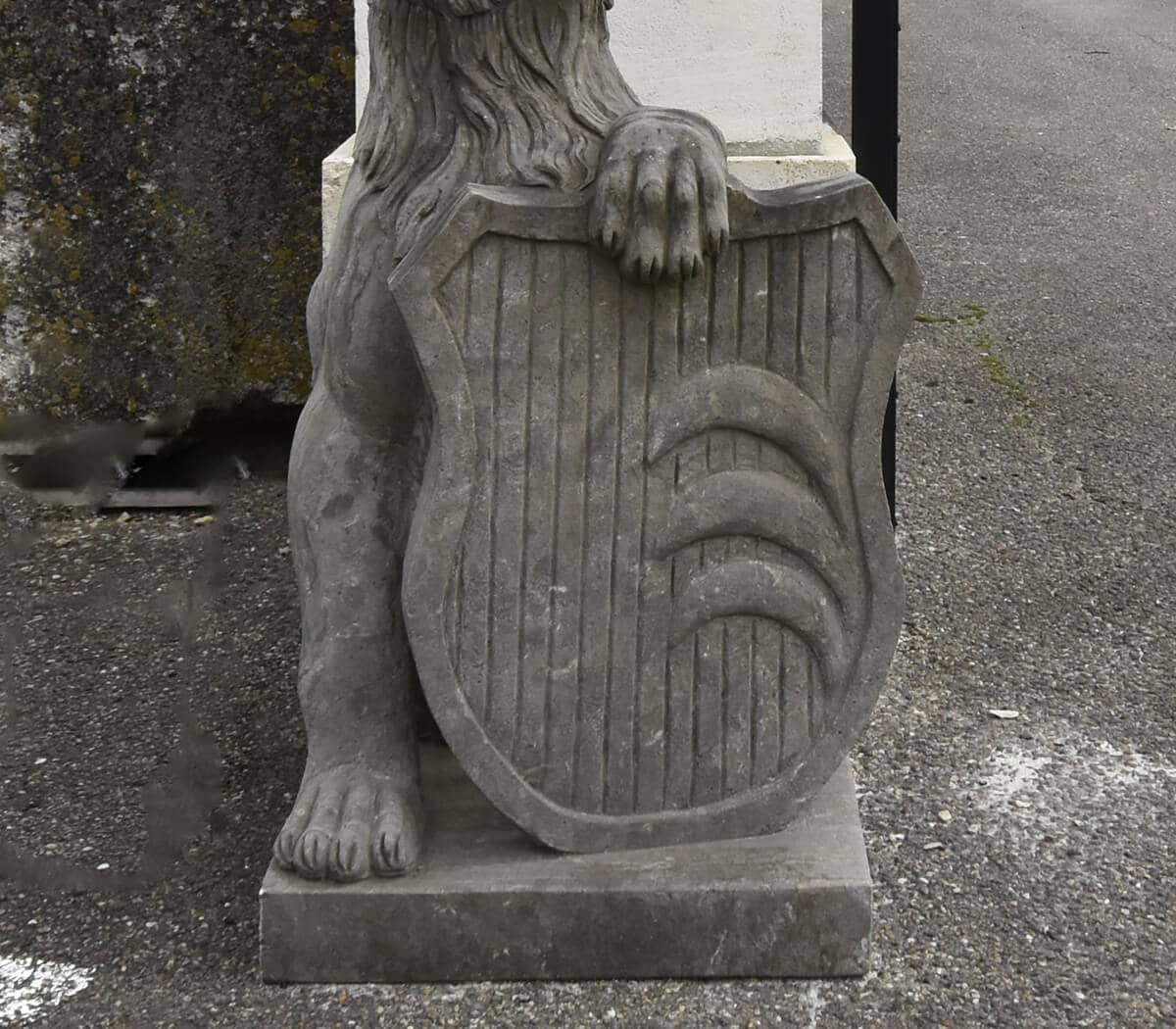 Set-van-2-honden-met-schild