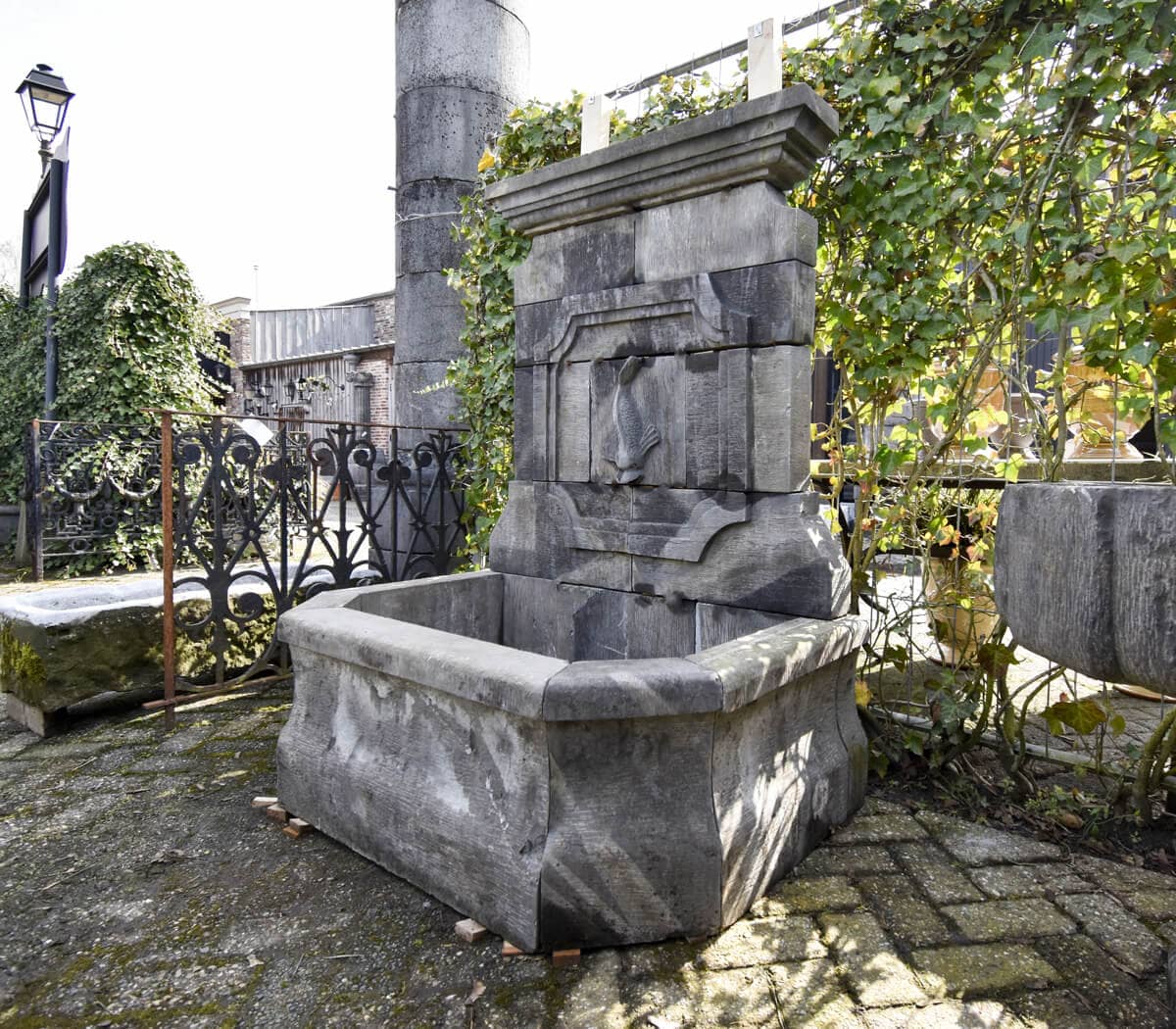 Natuurstenen-wandfontein