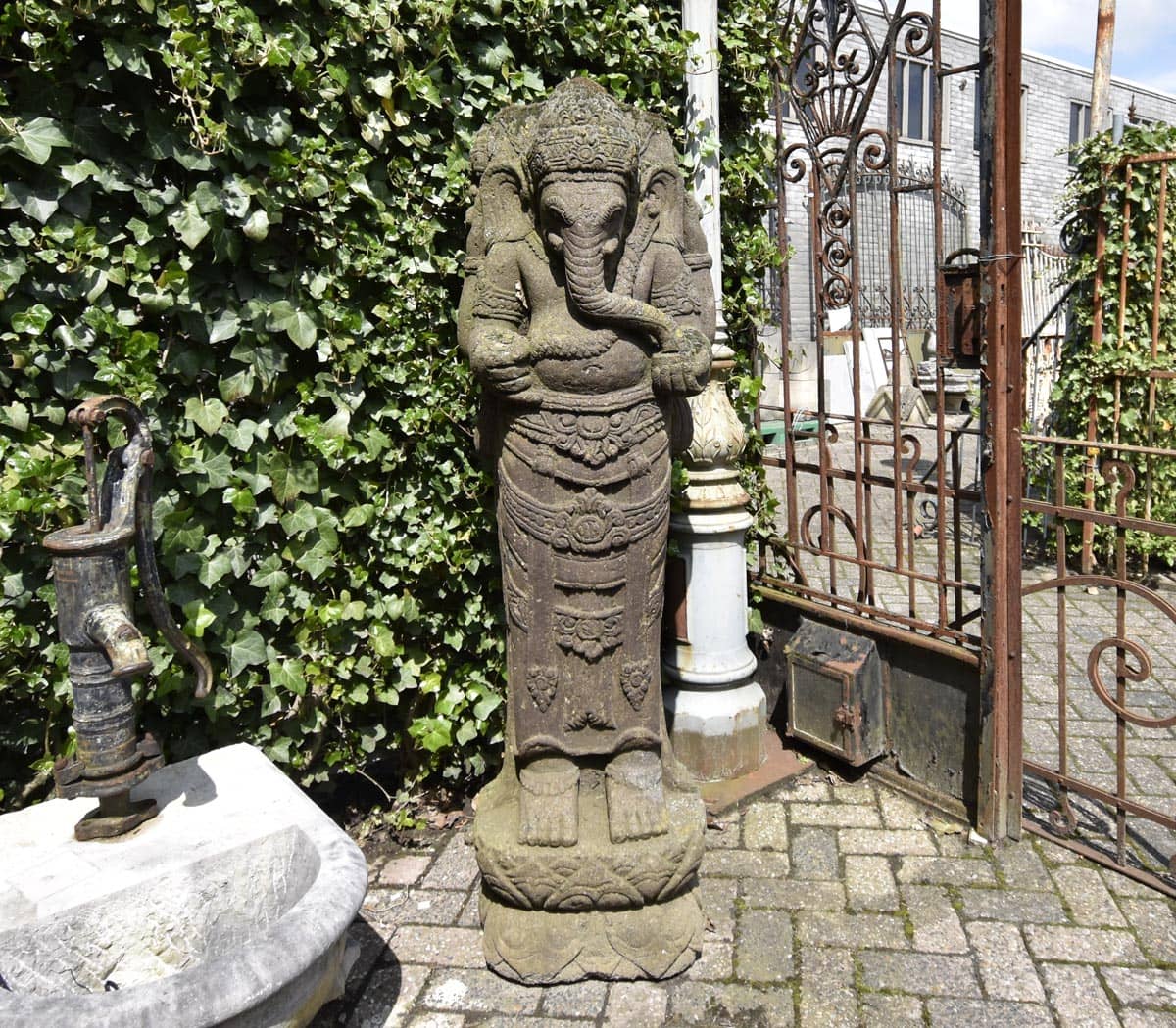 stenen-beeld-ganesha