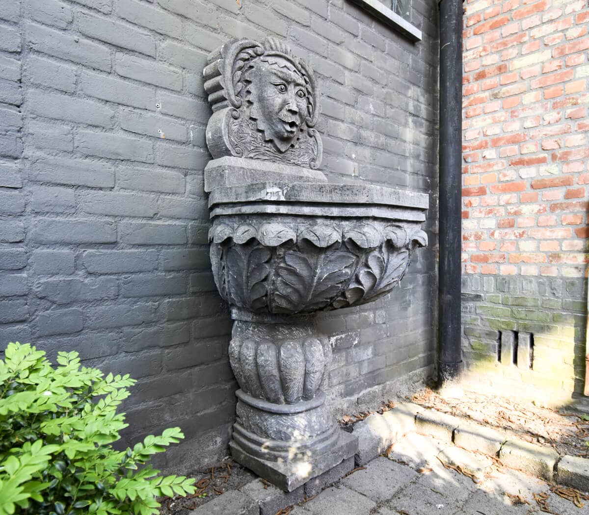 Natuurstenen-wandfontein