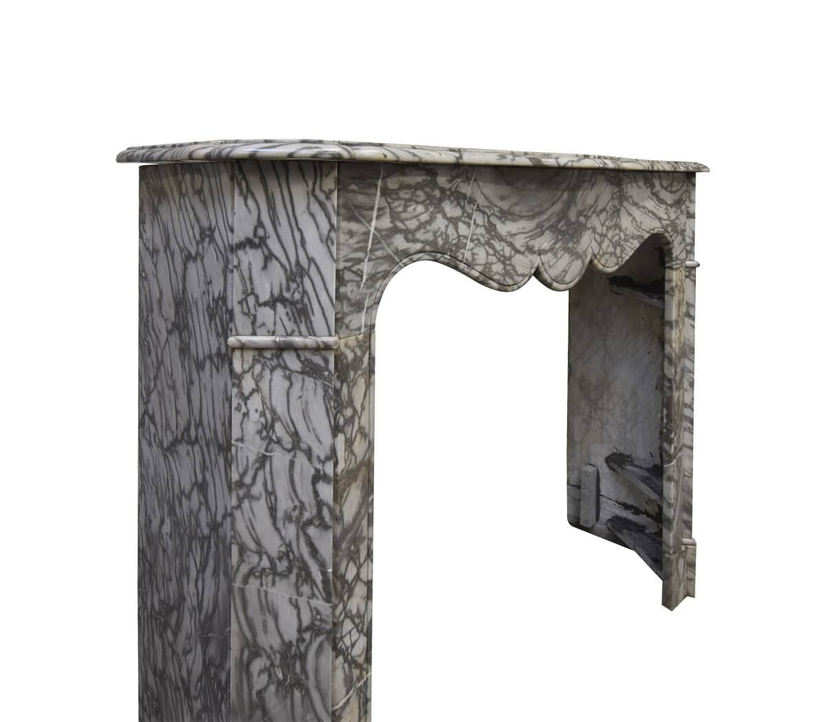 Marmeren-pompadour-voorzetschouw