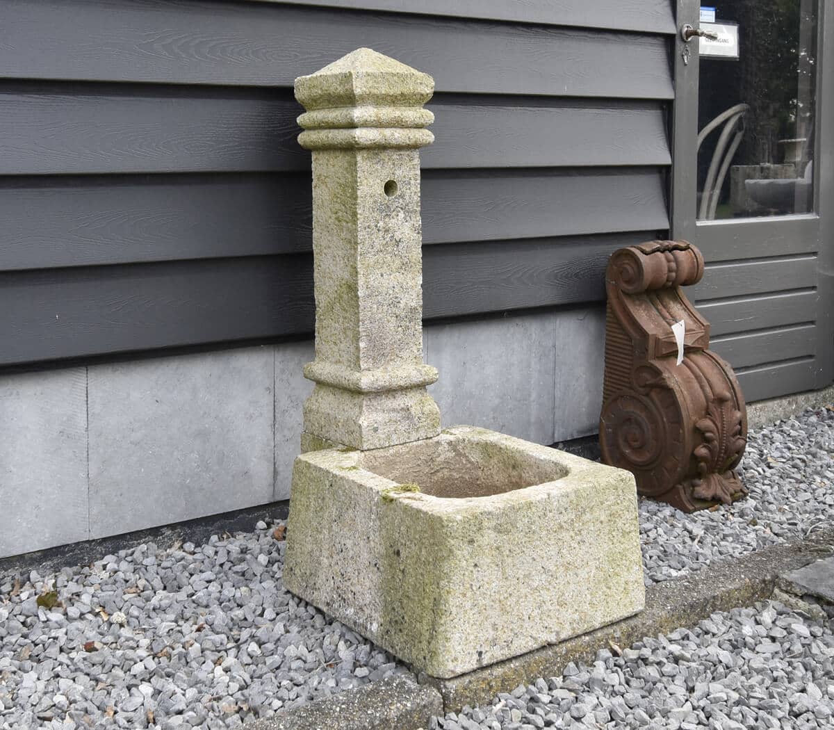 Kleine-granieten-fontein