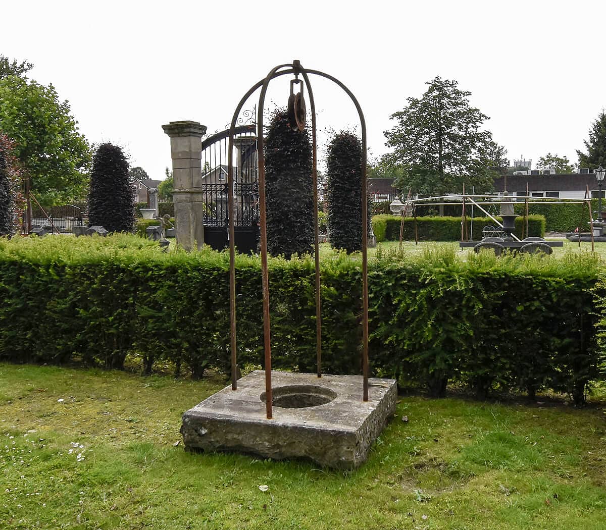 stenen-putrand-met-katrol