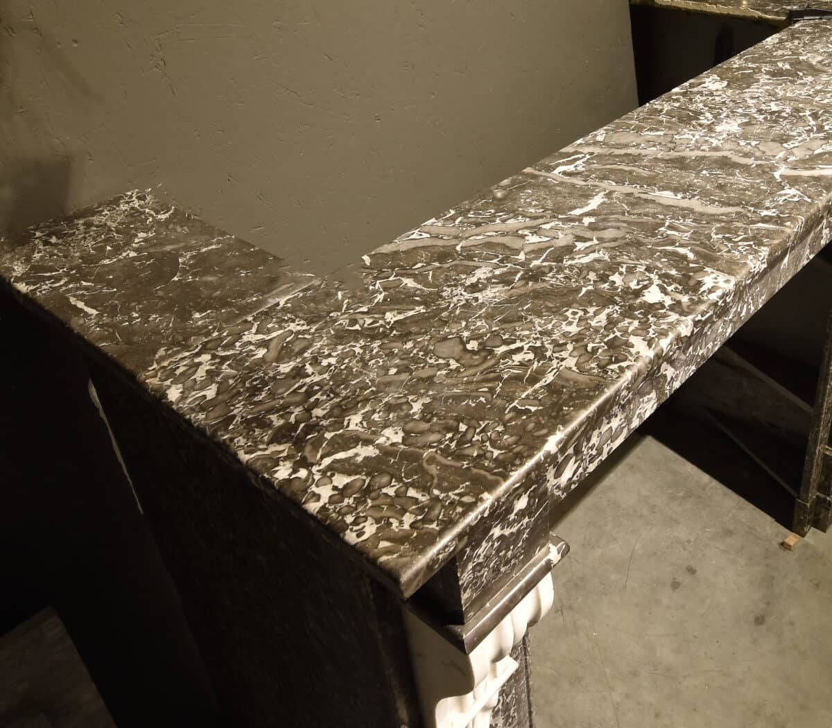 Antieke-marmeren-ombouwschouw