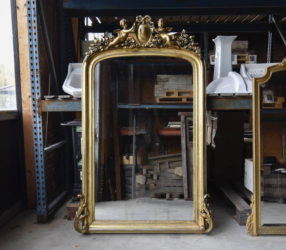 Antieke-spiegel-met-engeltjes